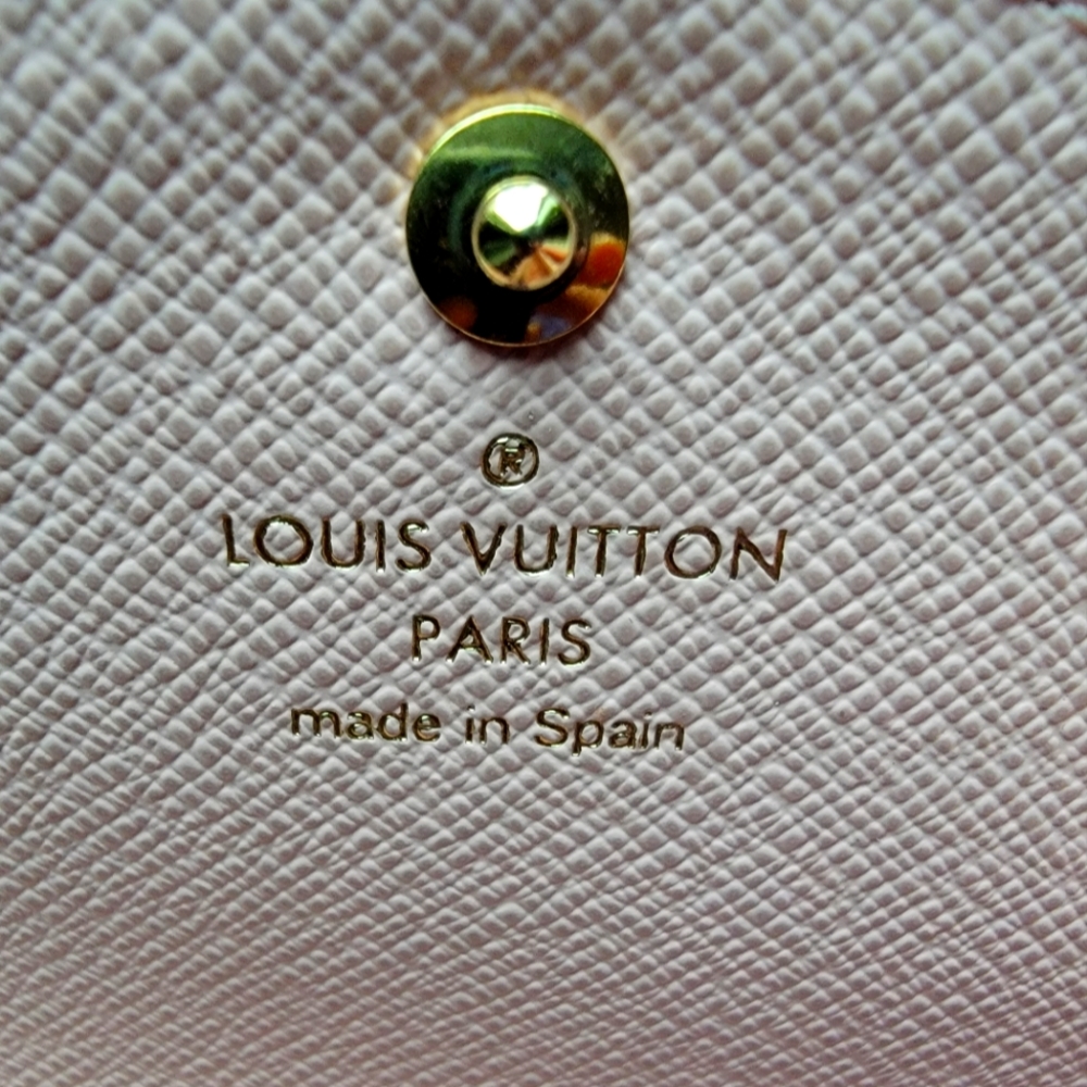 Long wallet monogram